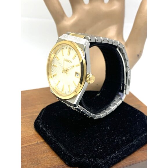 Seiko Men's Watch SUR558 Quartz Silver Dial Date Two Tone Stainless Steel 39mm - Picture 2 of 15